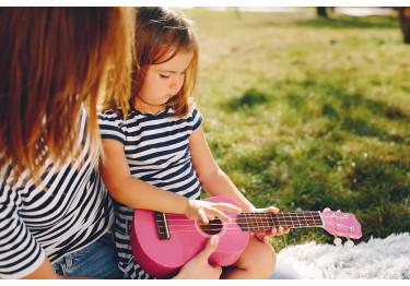 Ukulele do przedszkola: jaki wybrać? Poradnik