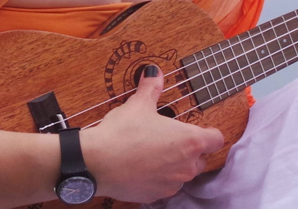 Jak uderzać w struny ukulele? Popularne bicia na ukulele