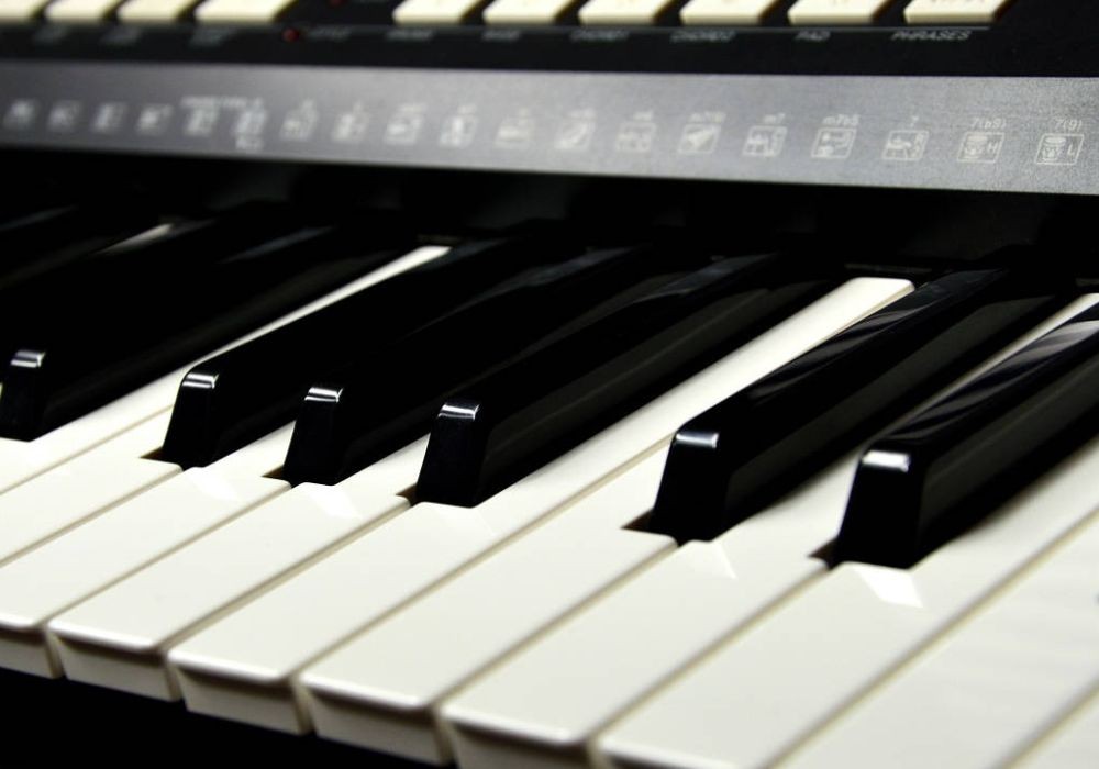 Pianino cyfrowe czy keyboard - co wybrać?